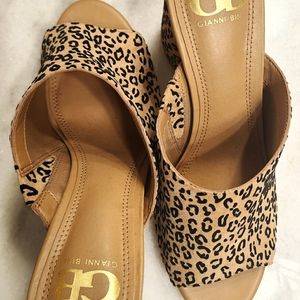 ~NEW~ Gianni Bini - Block Heel heetah Print Mules